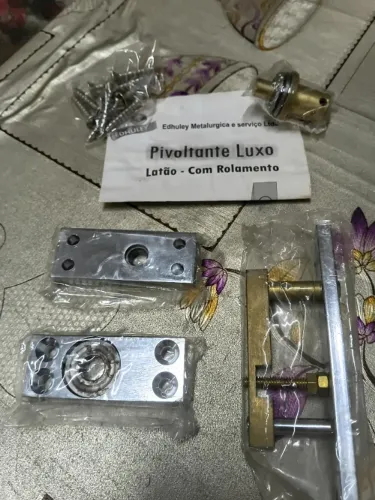 Dobradiças Pivotantes em Latão Luxo