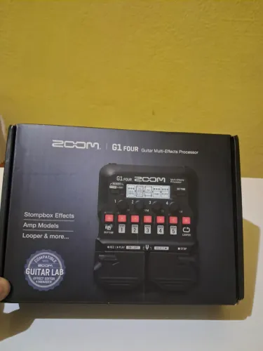 Vendo uma pedaleira Zoom g1 nova