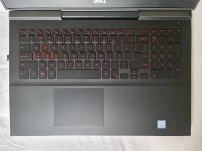 Dell Inspiron Core i7 7700 HQ - SSDNVME 256 GB. Memória 16GB.