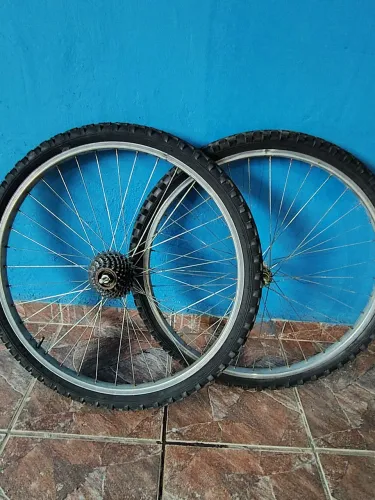Par de aro26 com pneu