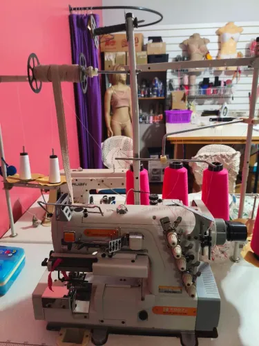 Máquina de costura industrial