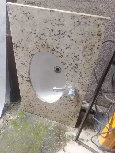 Pia de bancada em granito