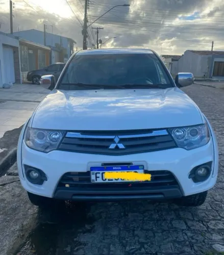 Mitsubishi L200 Triton HPE 3.2 CD TB Int.diesel AUT 2015