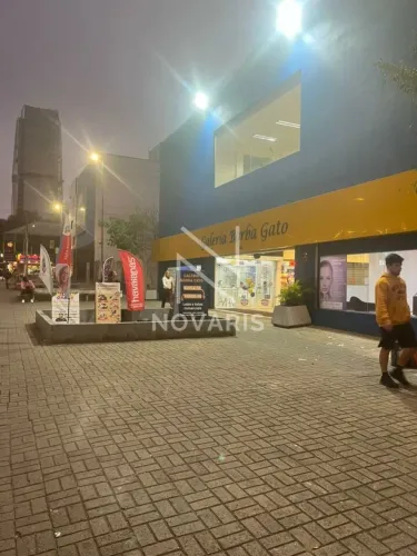 Ponto comercial LOJA para locação na Galeria Borba Gato - Santo Amaro