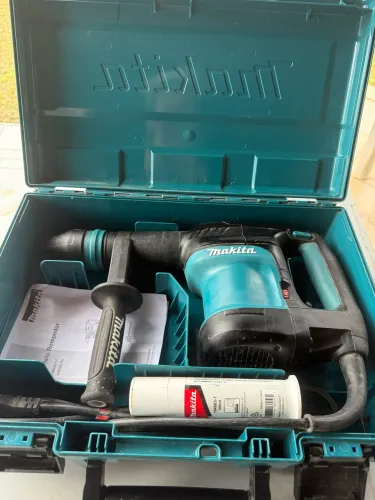 Vendo Martelo Rompedor Makita HM0870C 1100W 220V + Maleta e Acessórios