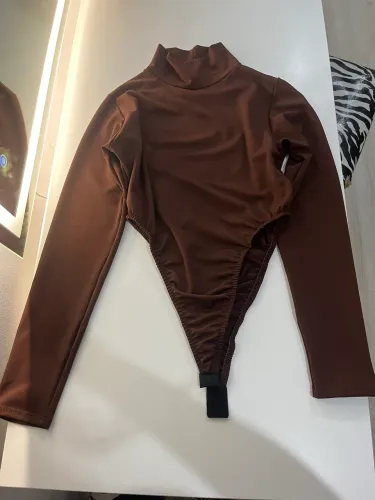 Body marrom 