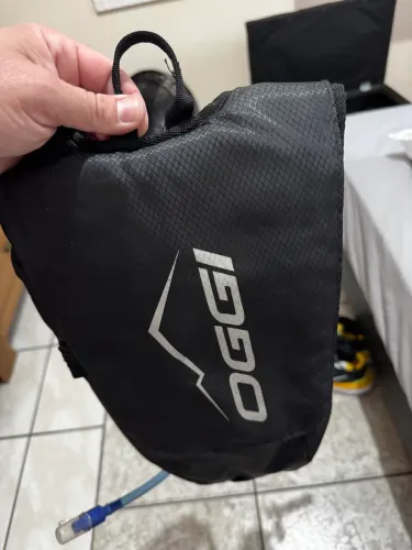 Mochila de hidratação 2litros Oggi(semi nova)