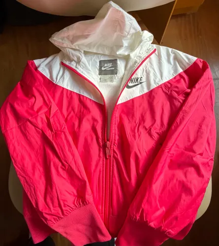 Agasalho Nike com capuz aprova de chuva para menina 10 anos 