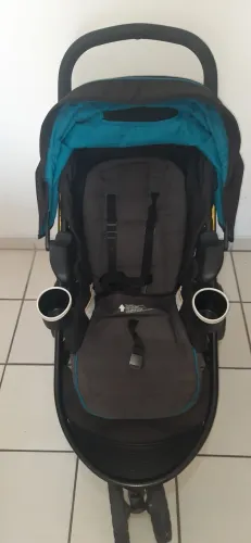 Carrinho de bebê Graco. 