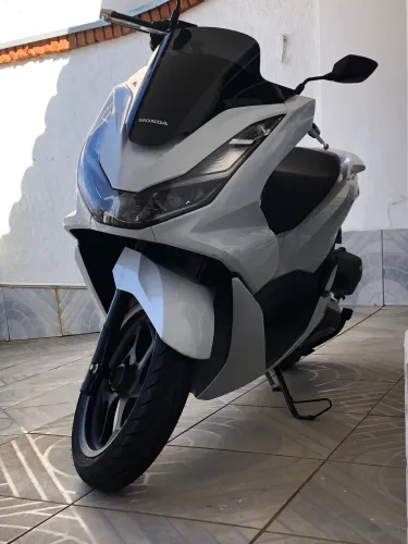 Honda PCX 160 CBS 2025 - Apenas 8.400 km - / Impecável