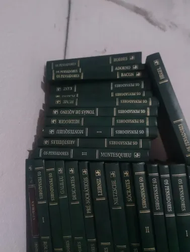 Vendo ou troco Coleção completa Os Pensadores 1.000,00 vendo ou troco