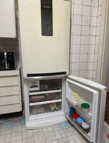 Geladeira Brastemp Inverse Frost Free