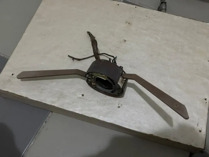 Comando de seta (pisca) e de limpador de parabrisa marrom monocromático original Fusca 