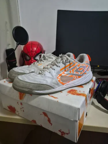 Chuteira Umbro Polar Magma 43