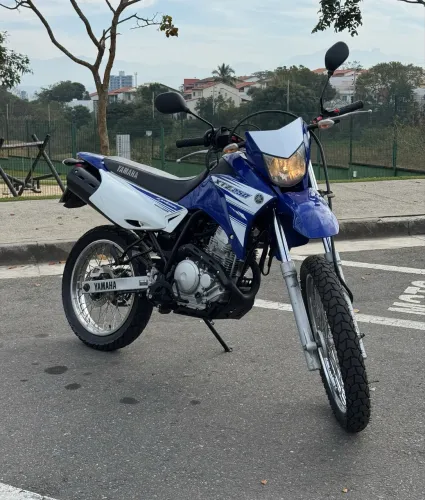 VENDO OU TROCO - YAMAHA XTZ 250 LANDER 2019 - DOCUMENTADA - REVISADA - IMPECÁVEL