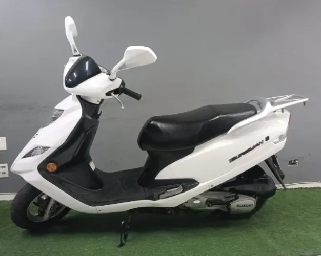 Suzukiu - Burgman 125I - Ano 2013.