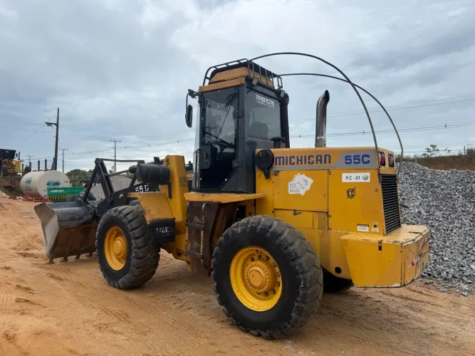 Pá carregadeira Michigan 55c