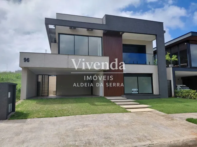 Charmosa residência à venda em condomínio fechado - Aldeia da Serra