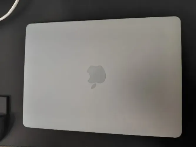 MacBook Air M4 16GB Prata - Seminovo (1 ano de uso)