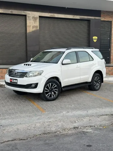 Toyota Hilux SW4 SRV D4-d 4X4 3.0 TDI Dies. AUT 2013