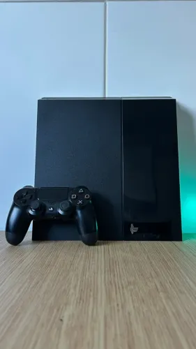 PS4 500 GB + controle original e jogos digitais | Negociável