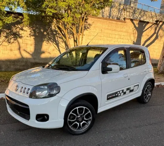 Fiat Uno Sporting 1.4 EVO Fire Flex 8V 4P 2012