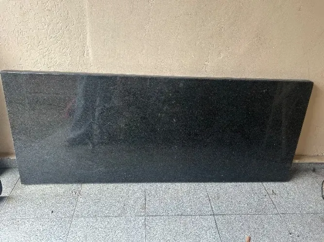 Pedra de Granito São Gabriel em ótimo estado