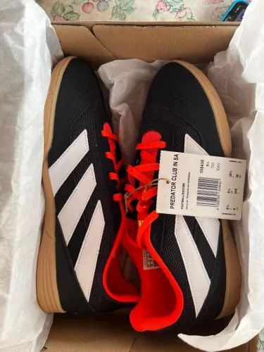 chuteira futsal (Adidas) - nova na caixa - tam - 36