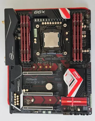 CPU Gamer rara, linda e com ótimo desempenho.