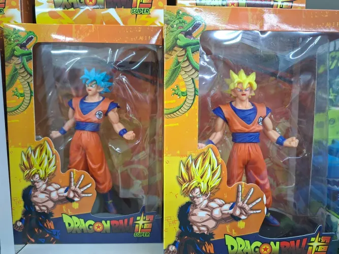 Boneco Goku Super Saiyajin Dragon Ball Z Colecionável 18cm