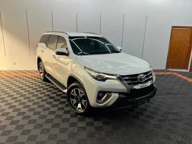 Toyota Hilux SW4 SRX Diamo. 4X4 2.8 TB DIE AUT 2020