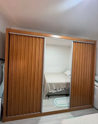 Guarda-roupa Casal com Espelho