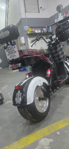Scooter X12 Preta e Branca