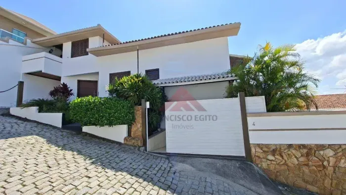Casa com 3 quartos e energia solar para alugar, 370 m por R$ 5.500,00/mês - Maria Paula - 