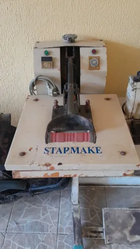 Máquina de estamparia
