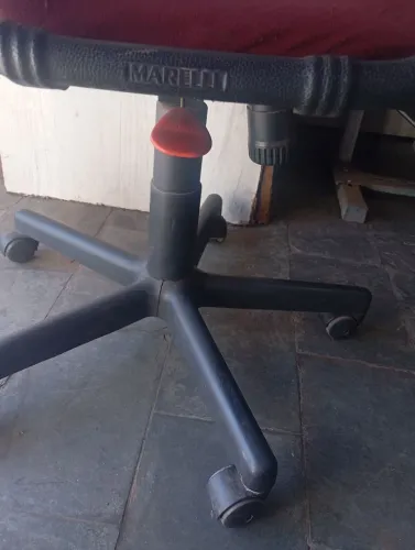 Cadeira para escritório da marca marelli