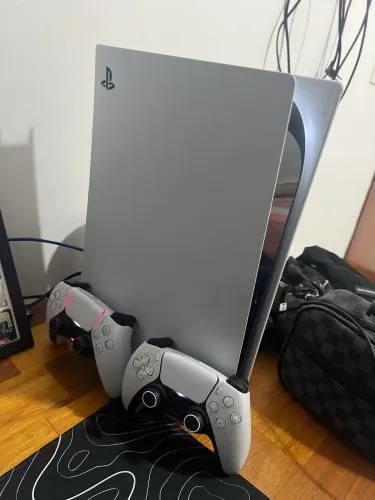 Ps5 dois controles e mídia fisica 
