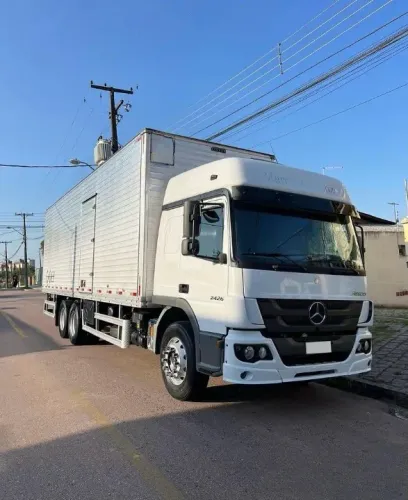 atego 2426 6x2 2018 Baú 9m