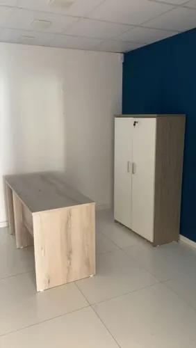 Conjunto Mesa e Armário para Escritório
