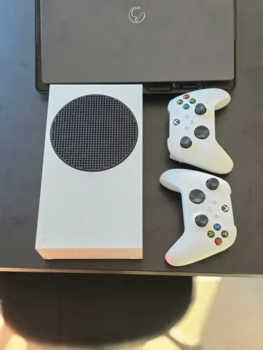 Xbox Séries S (impecável, todo original) dois controles