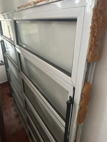 Vitro de alumínio