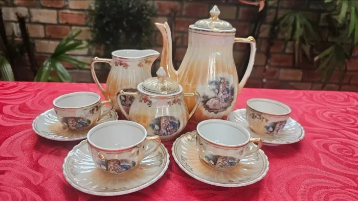 Jogo de xícaras antigas Pozzani Jundiaí em porcelana decorada