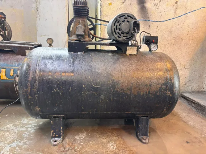 2 COMPRESSORES DE AR