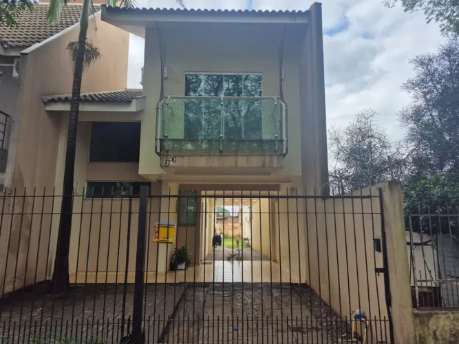 Venda - Sobrado no Jardim Alvorada em Maringá