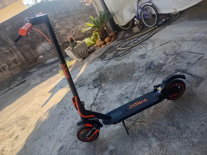 Patinete elétrico com amortecedor
