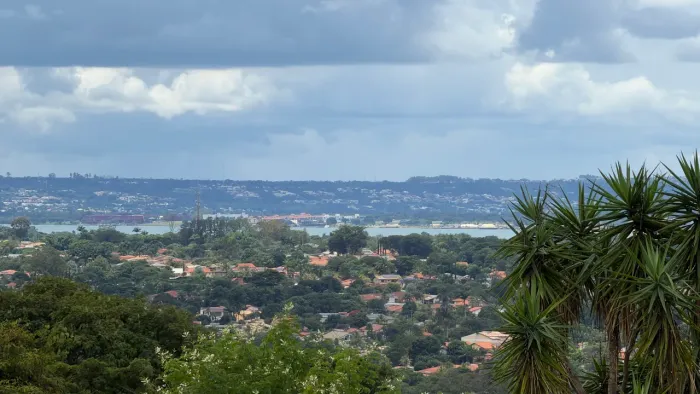 Casa rústica dentro de uma chácara 