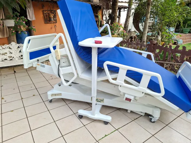 Cama hospitalar poltrona total eletric.