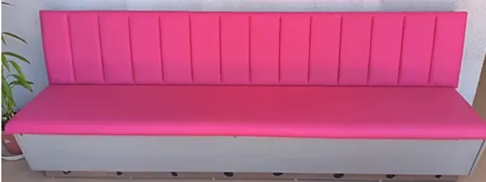 Banco estofado tipo sofá
