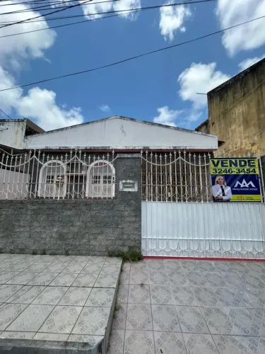 Casa à venda na Av. Alan Kardec, bairro Cirurgia