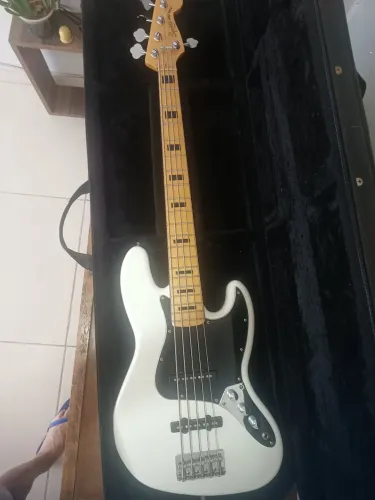 Contra baixo Vintage Modified Squier